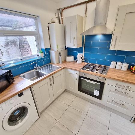 Charming Accommodation Steps From Downtown Liverpool Eksteriør billede