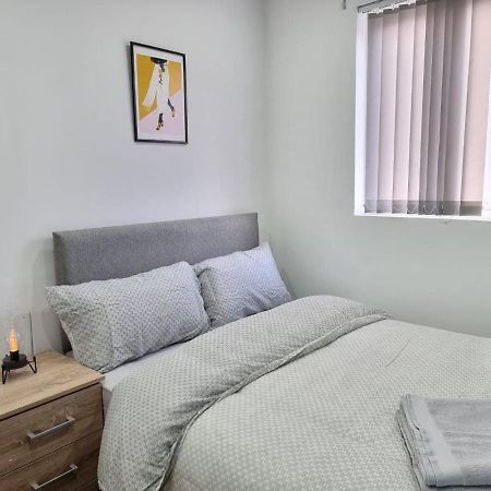 Charming Accommodation Steps From Downtown Liverpool Eksteriør billede