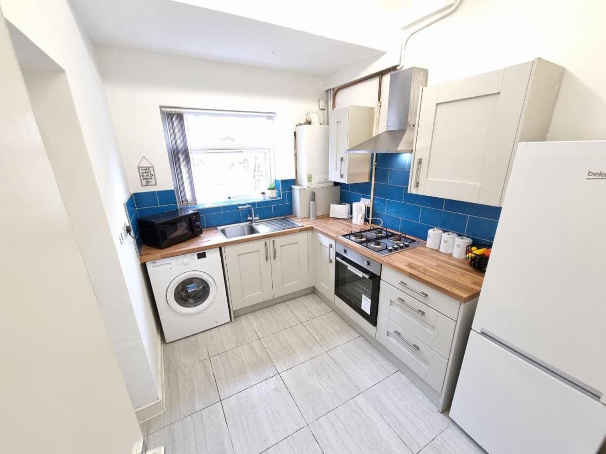 Charming Accommodation Steps From Downtown Liverpool Eksteriør billede